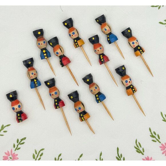Vintage Wooden Hand Painted Mini Soldier Cupcake Cake Picks Lot of 11 Japan 60s - Picture 2 of 4